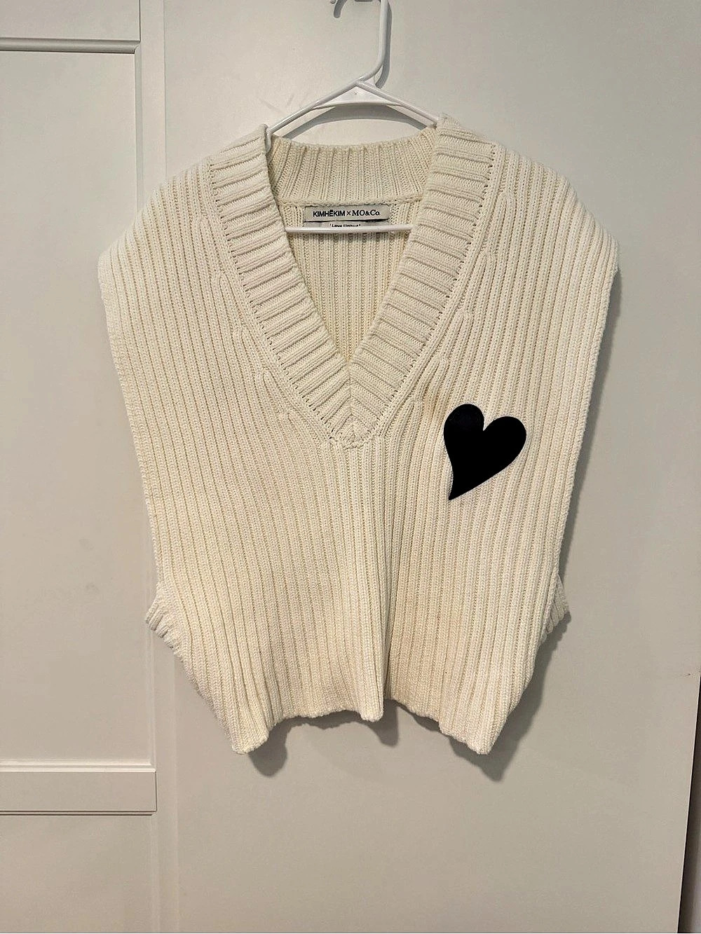 KIMHEKIM Love United Knit V-Neck Vest Cream Size Medium Like New